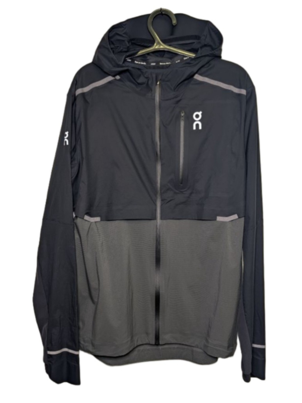 On Running Men's Weather Jacket Black/Shadow Ultralight Medium Excellent